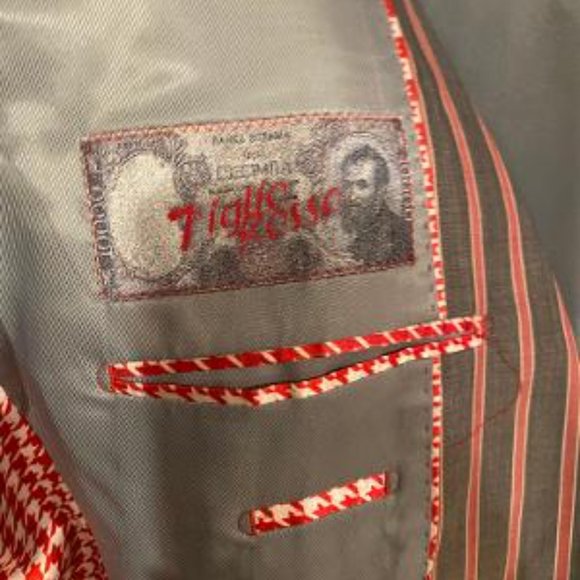 Tigilio Rosso 3 piece Gray and Red Stripe Suit - Picture 7 of 7